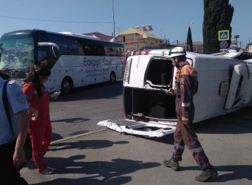 Два туристических автобуса столкнулись в Сочи в районе Олимпийского парка