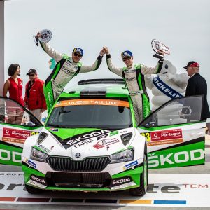 Экипаж Škoda во главе с Калле Рованпера выигрывает гонку в зачете WRC 2 Pro