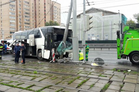 15 туристов из Китая пострадали в ДТП с туристическим автобусом в Москве