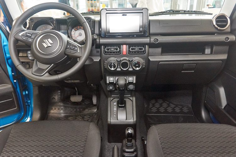 Suzuki Jimny 2019 салон интерьер комплектация GLX