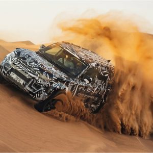 Новый Land Rover Defender прошел испытания в пустыне