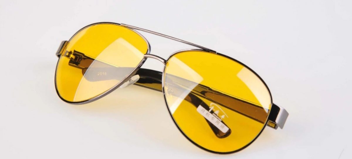 Желтые очки не помогают водителям ночью, а наоборот, ухудшают зрение