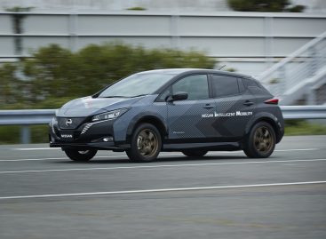 Nissan показал свой тестовый двухмоторный электромобиль