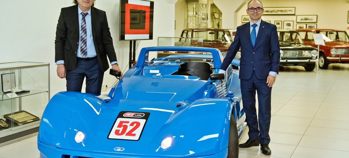 Сотрудник Автоваза передал уникальный гоночный родстер Lada в музей в Тольятти