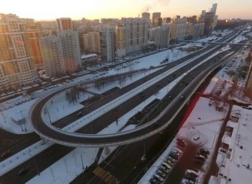 Временная эстакада на Рублевском шоссе, оказалась по документам новой за миллиард рублей