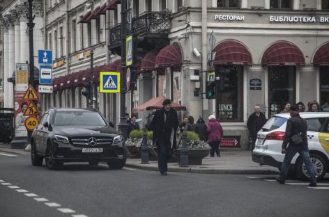 Михаил Боярский привлечен к административной ответственности за неправильную парковку своего Mercedes