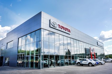 В Смоленске открылся дилерский центр Toyota