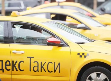 Из-за низких тарифов агрегаторов в России началась забастовка таксистов