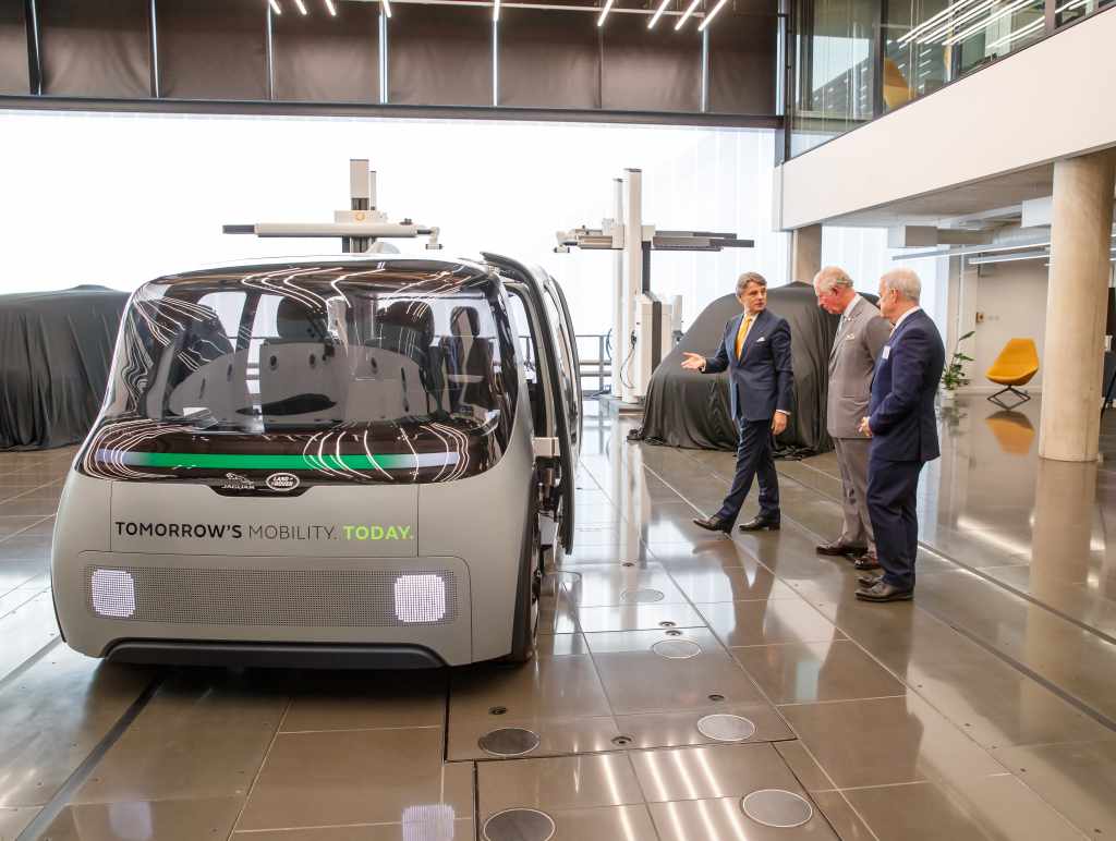 Принц Чарльз торжественно открыл Национальный центр автомобильных инноваций в Ковентри
