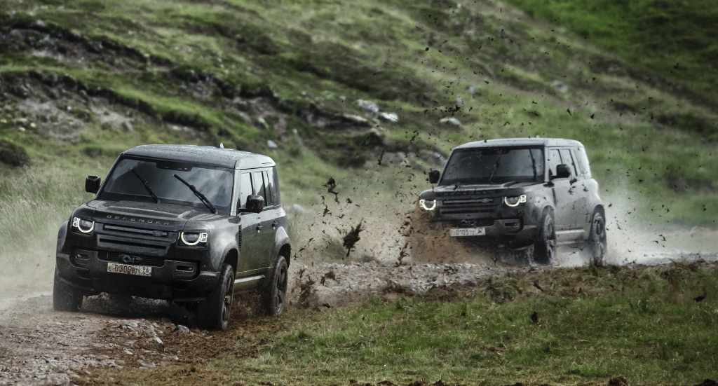Новый Land Rover Defender в фильме «Не время умирать»