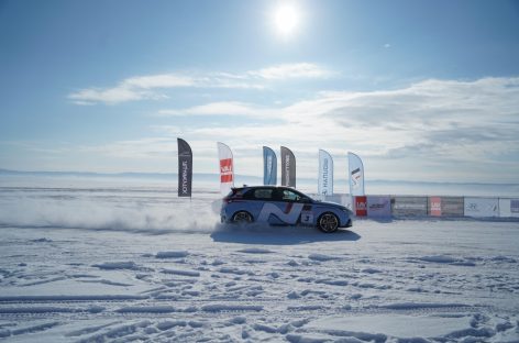 Hyundai i30 N впервые на льду Байкала