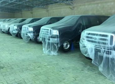 В Дубае нашли 10 новых внедорожников Ford, простоявших 15 лет