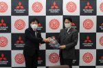 Mitsubishi начала выпуск защитных масок-щитков для лица
