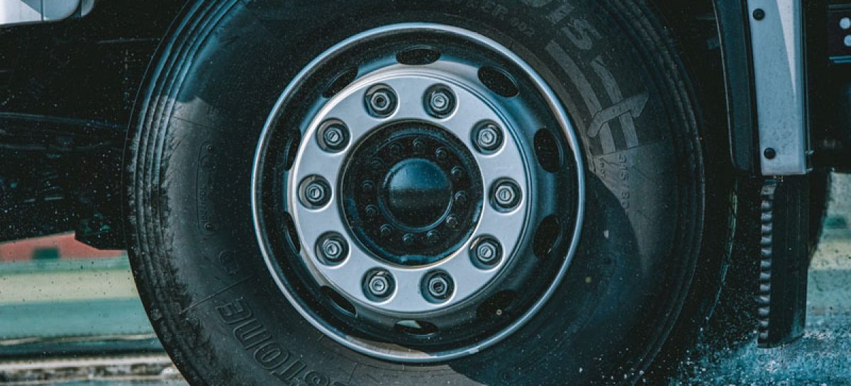 Новинка от Bridgestone: высокотехнологичные грузовые шины Duravis R002