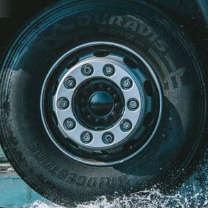 Новинка от Bridgestone: высокотехнологичные грузовые шины Duravis R002