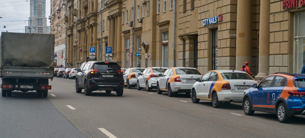 Агрегаторы такси и каршеринговые компании смогут проверять права водителей онлайн