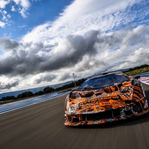 Lamborghini готовит премьеру гоночного гиперкара SCV12