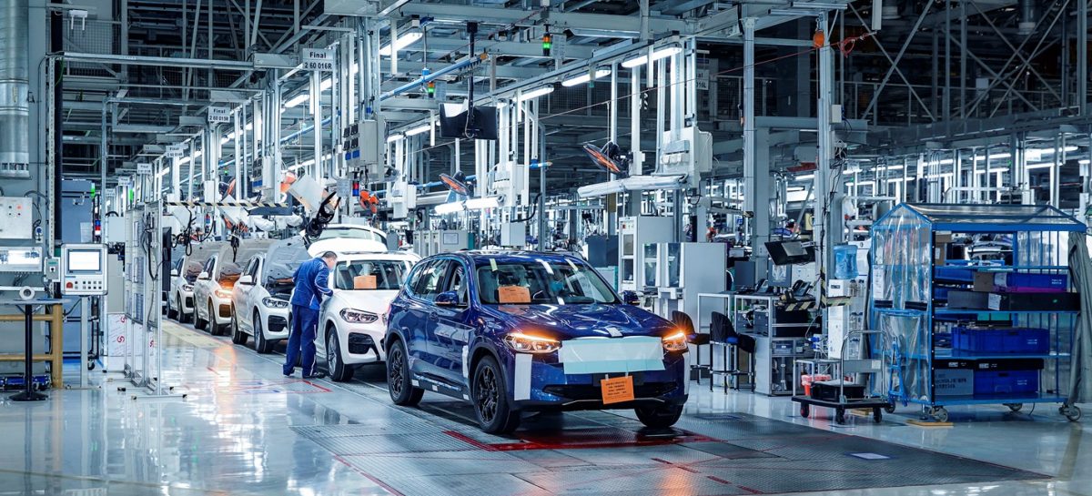 BMW приступает к серийному производству электромобилей iX3