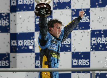 Фернандо Алонсо будет выступать за команду Renault DP World F1 Team с 2021 года