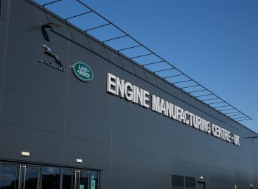 Jaguar Land Rover выпустил свыше полутора миллионов экологически чистых двигателей Ingenium