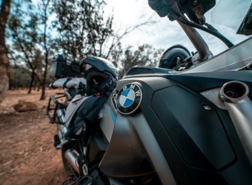 BMW совместно с Лабораторией Умного Вождения разработали сервис аренды мотоциклов