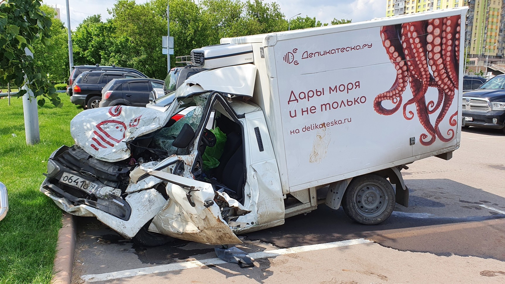 Автомобили после аварии с участием Михаила Ефремова