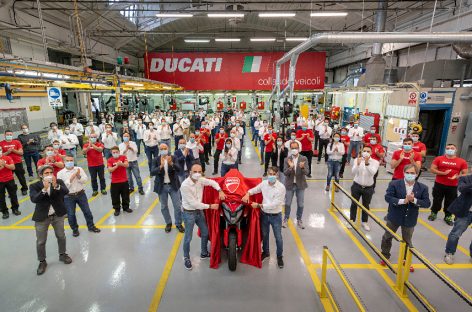 Ducati начала производство первого в мире мотоцикла с двумя радарами