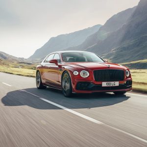 Bentley представляет новый Flying Spur V8