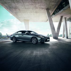 Lexus объявляет старт продаж специальной версии седана ES 250 Advance во всех официальных дилерских центрах