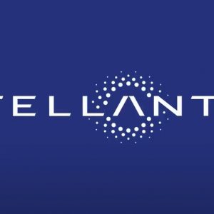 Stellantis представляет логотип компании