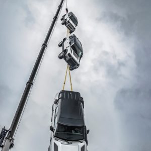 Land Rover Defender стал «Автомобилем года» по версии Top Gear