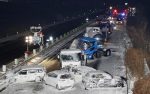 Из-за снежной бури в Японии столкнулись 130 автомобилей