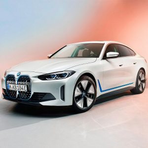 BMW официально показала новый электрический седан BMW i4