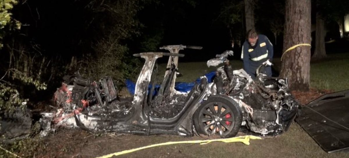 В Техасе нашли двух погибших в сгоревшей Tesla