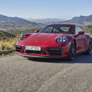 Новое поколение Porsche 911 GTS