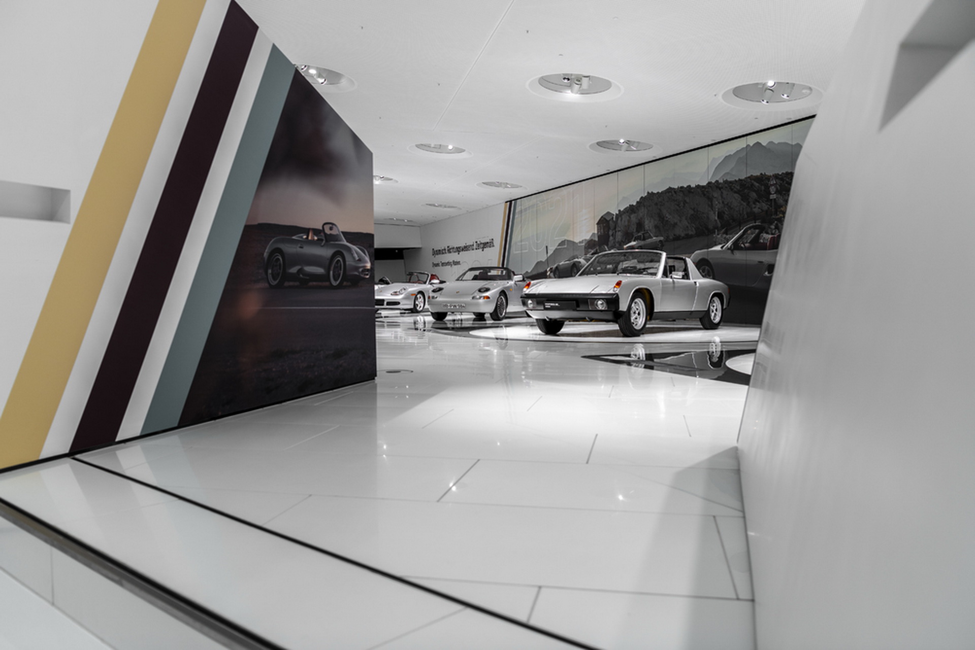 В Штутгарте продлена выставка Porsche с изюминкой концепт-кара «Boxster»