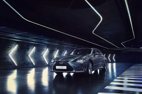 Дилерские центры Lexus в России начали принимать заявки на обновлённый Lexus ES