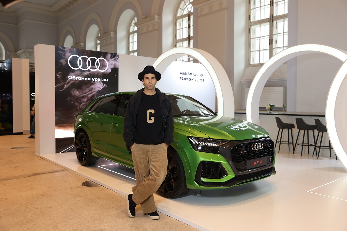 Audi RS e-tron GT и Audi RS Q8на ярмарке Cosmoscow 