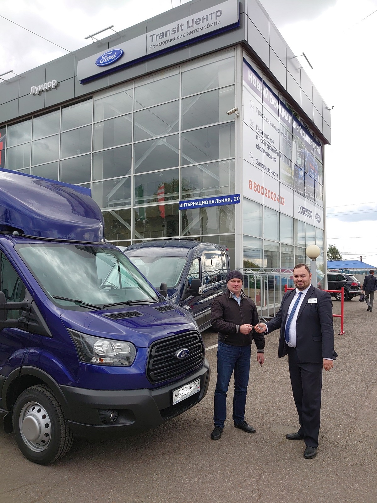 Первый по подписке Ford Transit передан клиенту