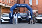 Hyundai передал колледжу три автомобиля и наградил лучших студентов