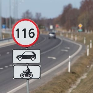 «Пробок.нет» предложили использовать дорожные знаки с некруглыми числами