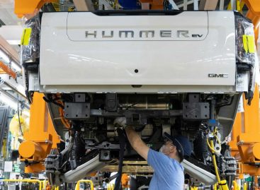 General Motors празднует открытие Factory ZERO EV