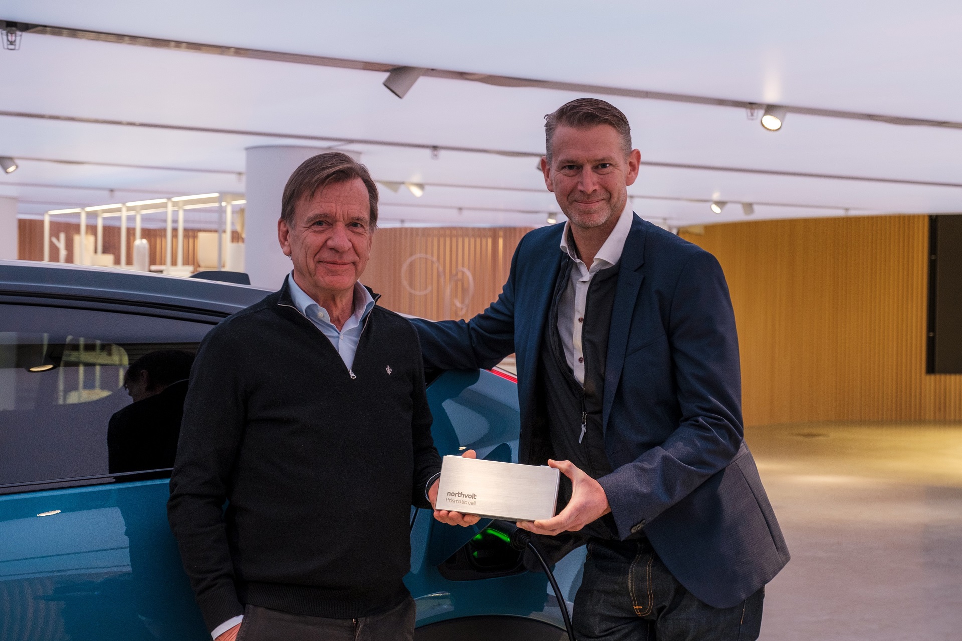 Генеральный директор Volvo Cars Хокан Самуэльссон и генеральный директор Northvolt Петер Карлссон