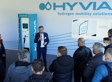 HYVIA выпустила три водородных прототипа