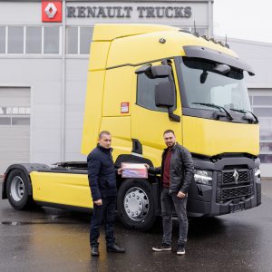 Первый грузовик Renault Т нового поколения был передан клиенту в России.