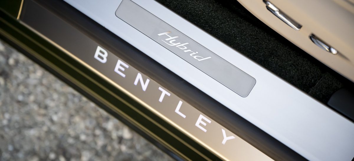 Bentley Flying Spur демонстрирует возможности гибридного привода в Беверли-Хиллз