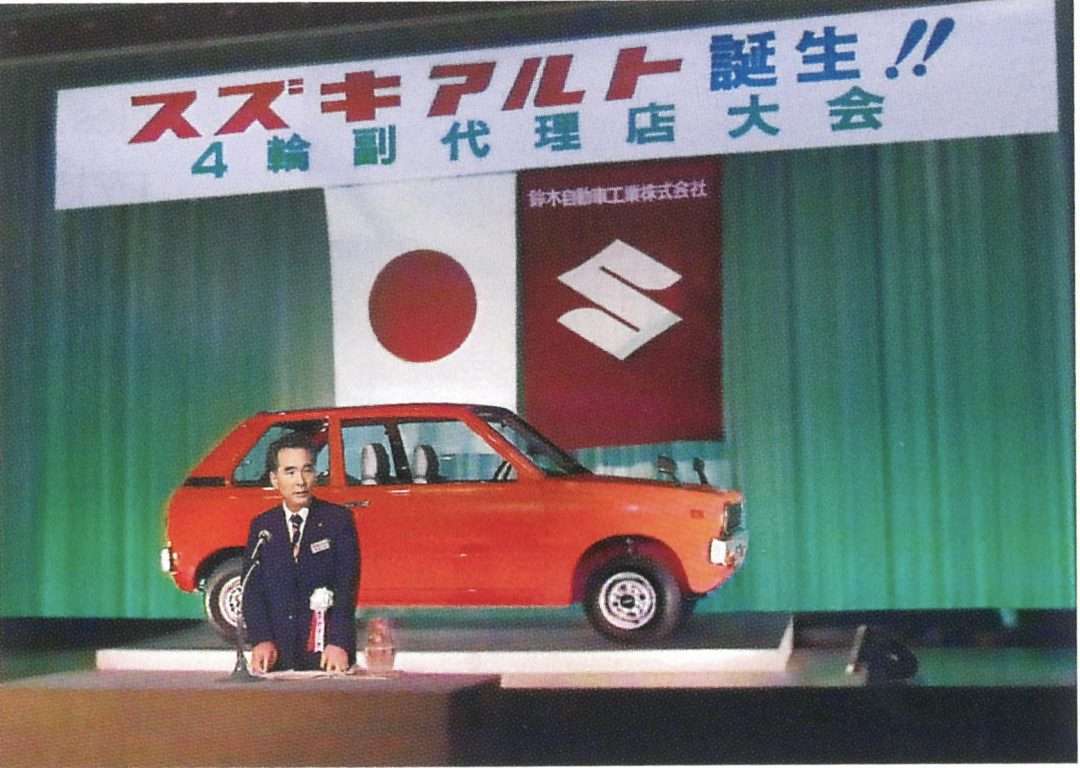 45 лет минивэну Suzuki Alto