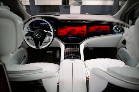 Новейший Mercedes-Maybach EQS 680 в России