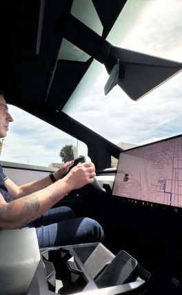 Тест-драйв Tesla Cybertruck: Пикап из кибердеревни