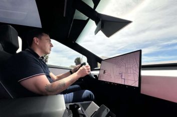 Тест-драйв Tesla Cybertruck: Пикап из кибердеревни